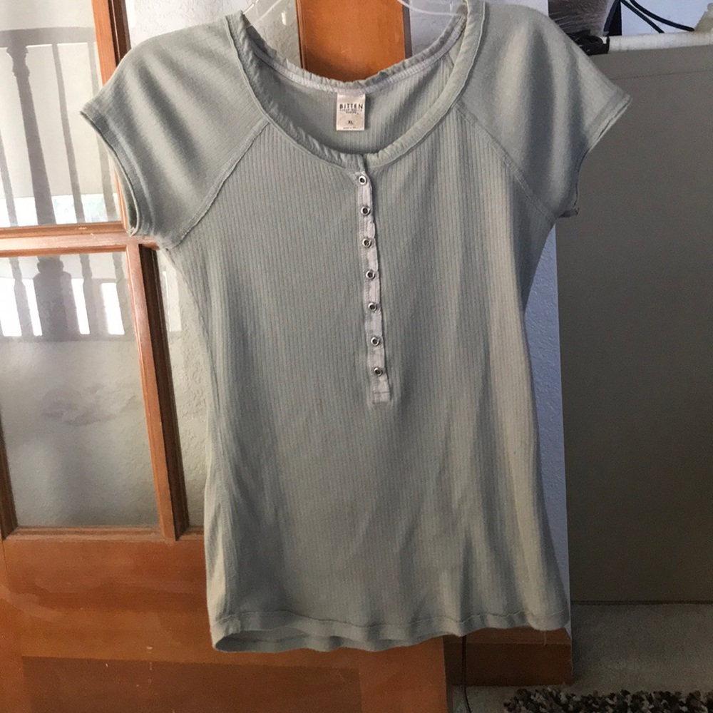 Crew neck half button short sleeve